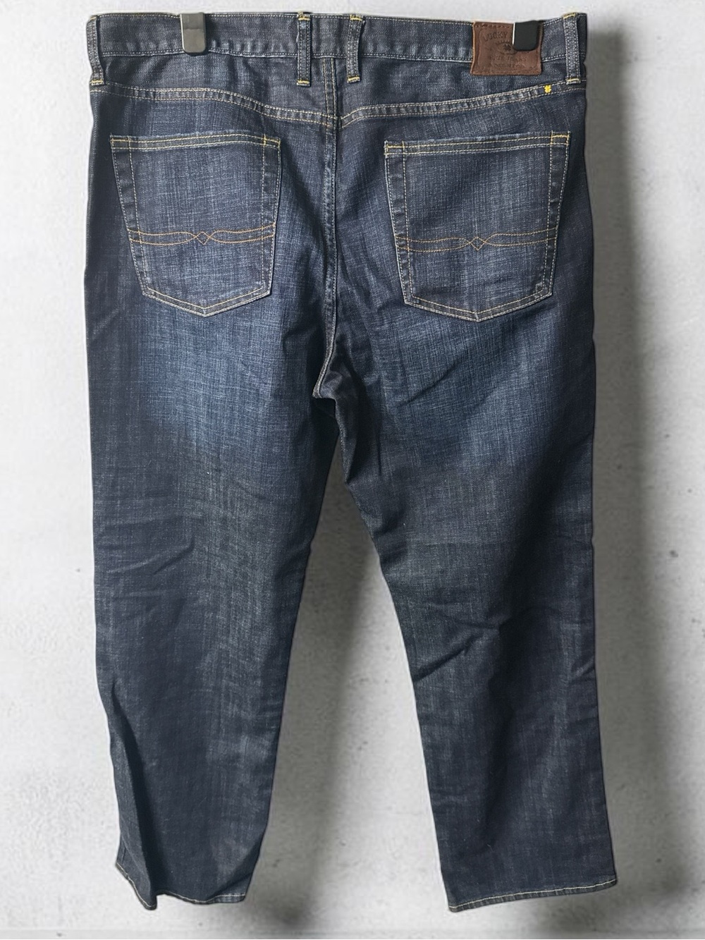 Lucky Brand Men's Dark Blue Straight Jeans - LIKE NEW! W38/L32
